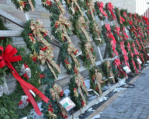 Garland & Wreaths