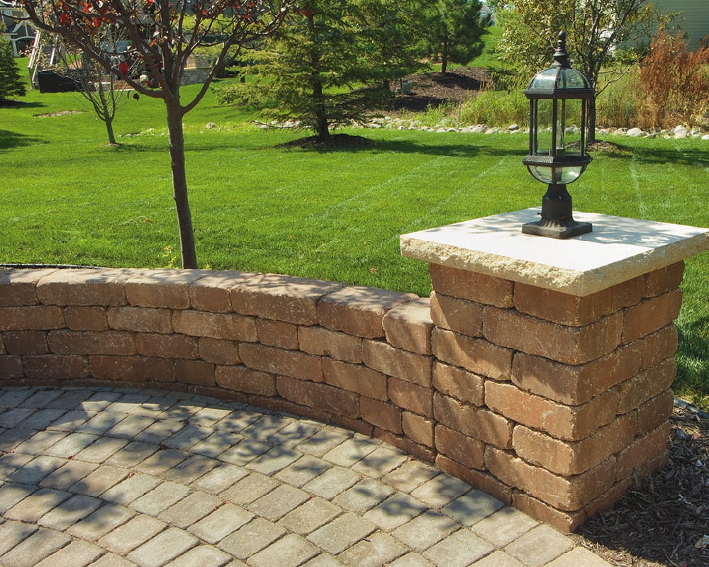 Riverland Radius Free Standing Wall