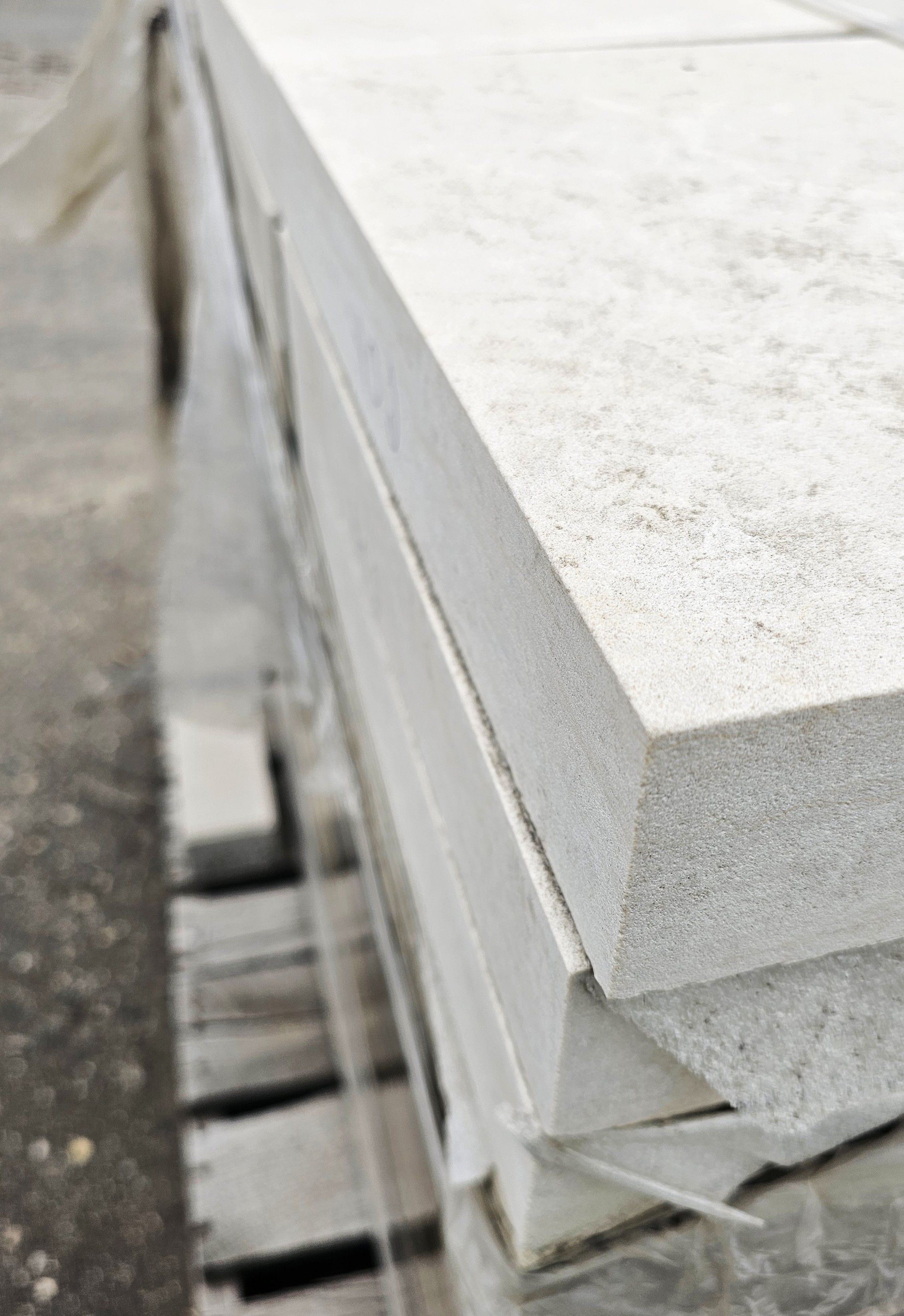 14X24 VALDERS STRAIGHT COPING DOVE WHITE