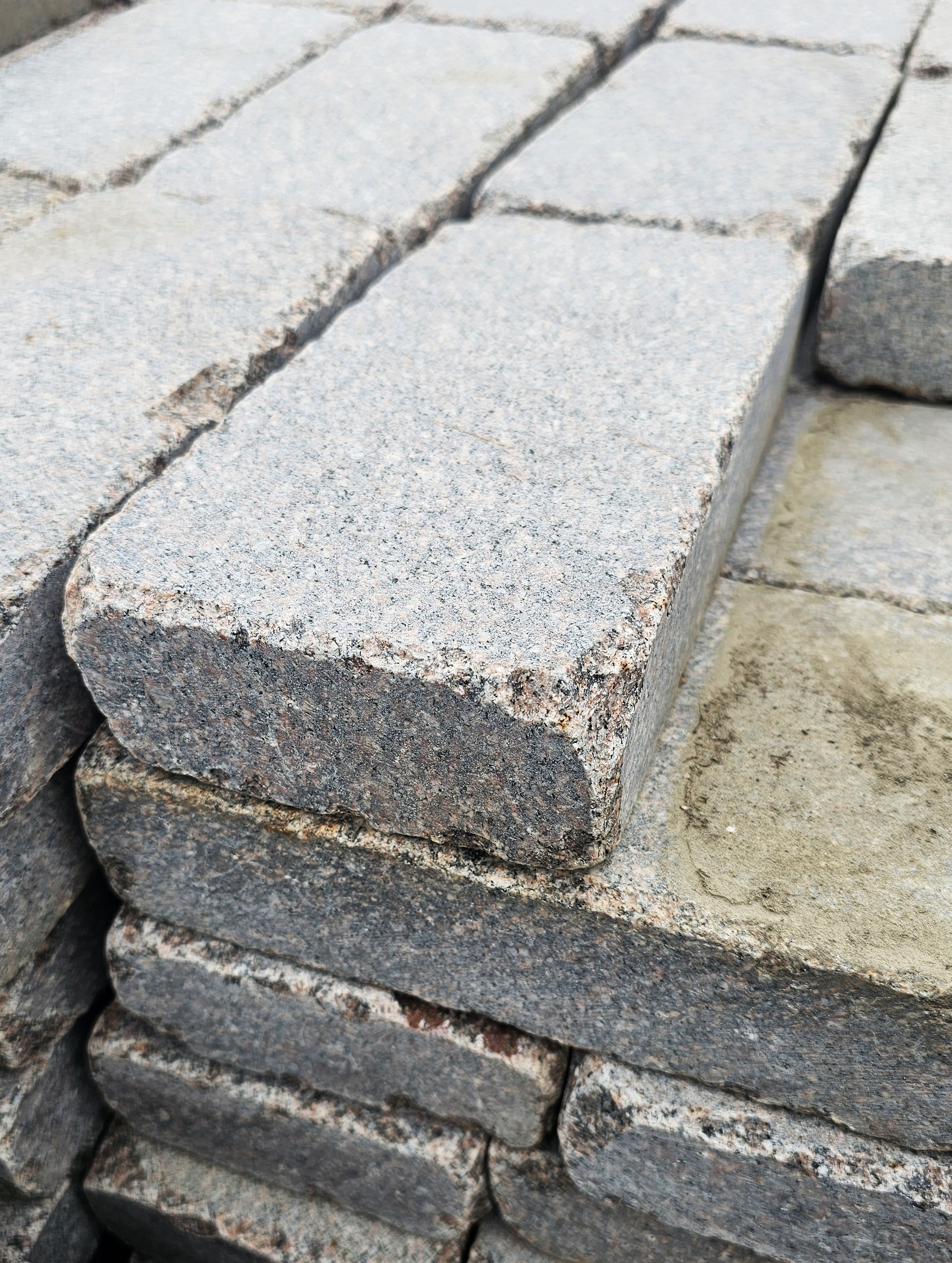 LAC DU BONNET 5X10 TUMBLED PAVERS