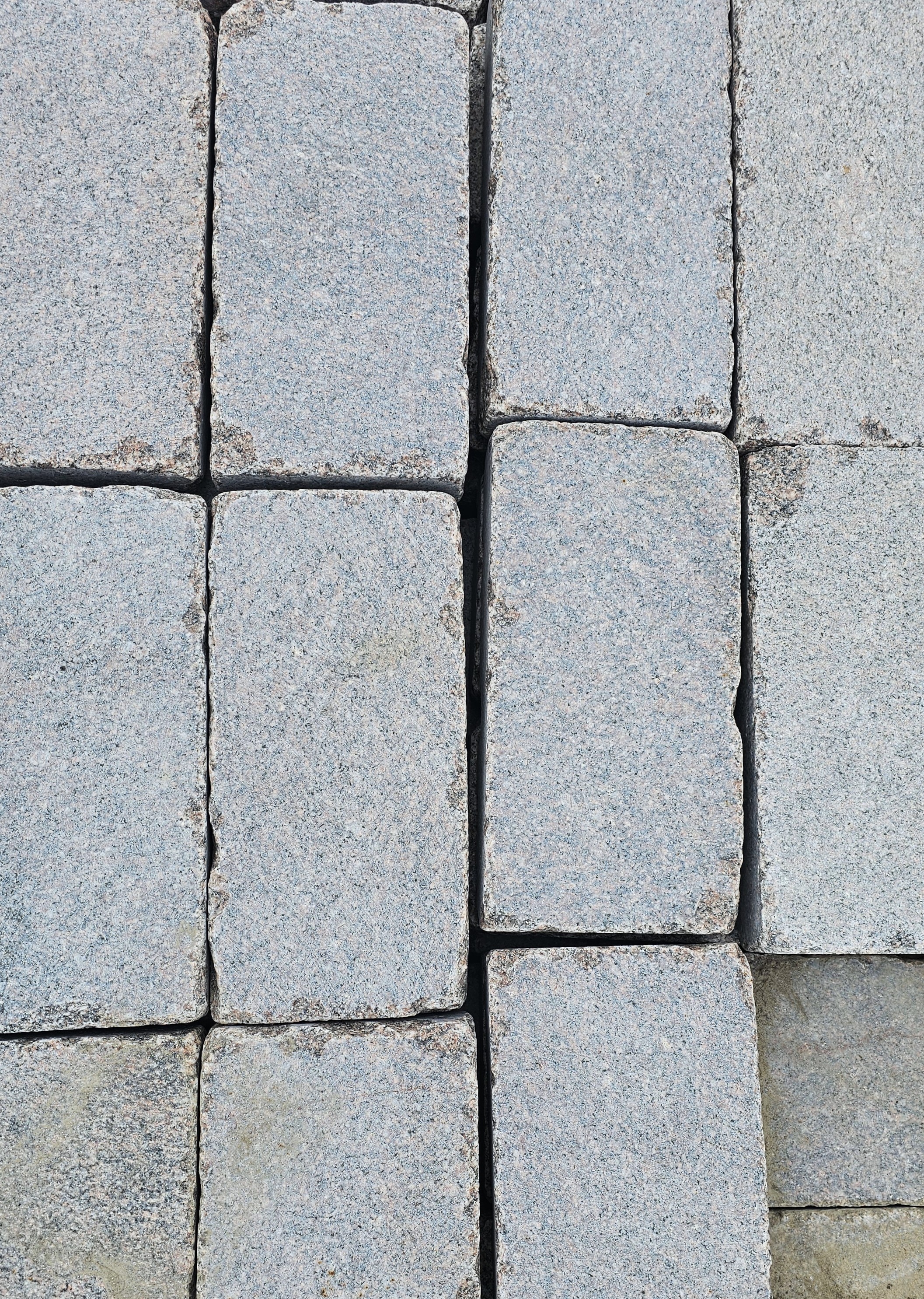 LAC DU BONNET 5X10 TUMBLED PAVERS