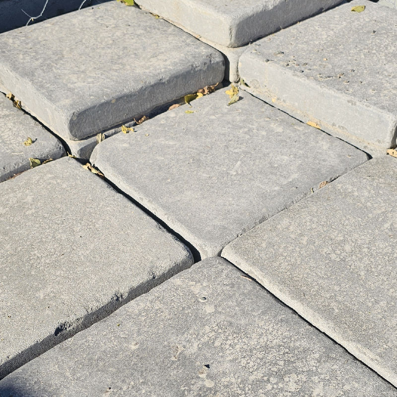 NY BLUE TUMBLED PAVERS 12"X12"