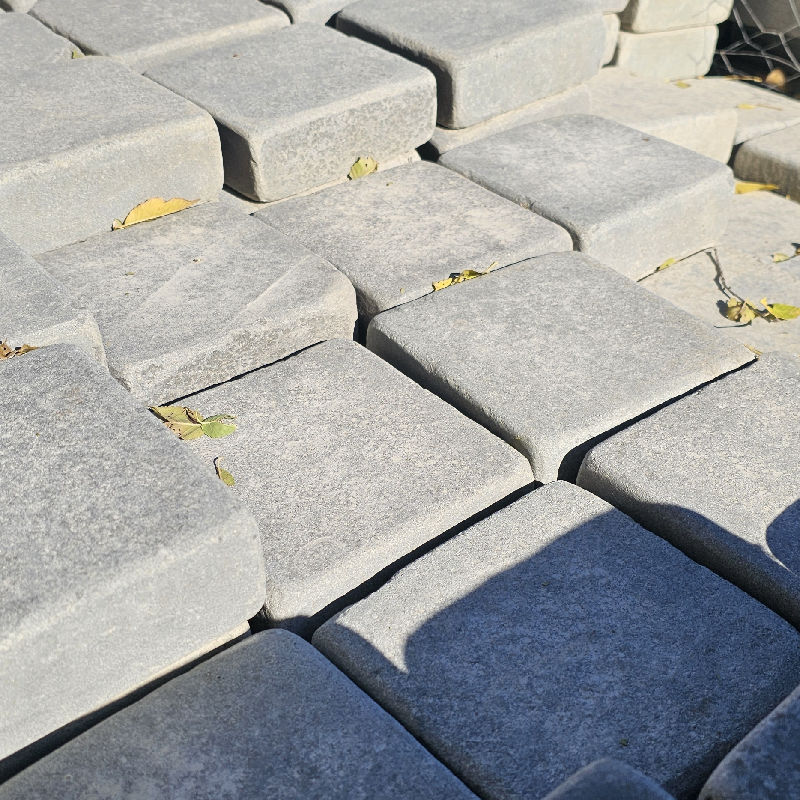 NY BLUE TUMBLED PAVERS 6"X6" EA
