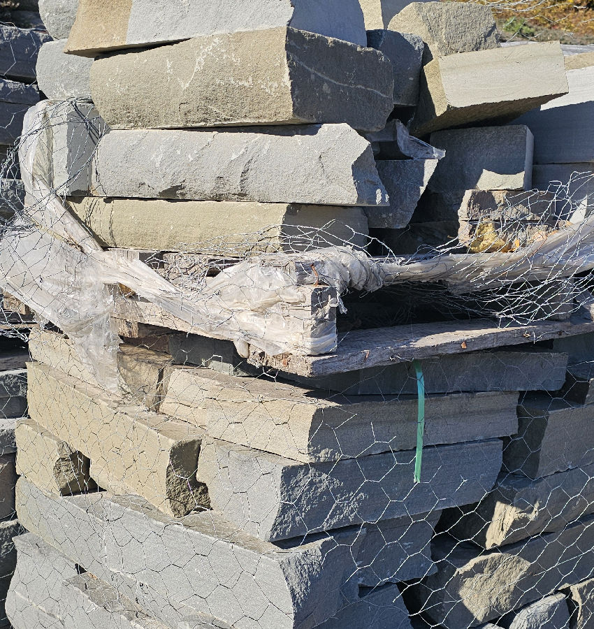 8" NY BLUE WALLSTONE 2-5"