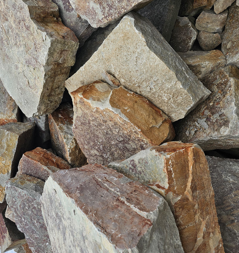 BULK CHILTON OUTCROPPING