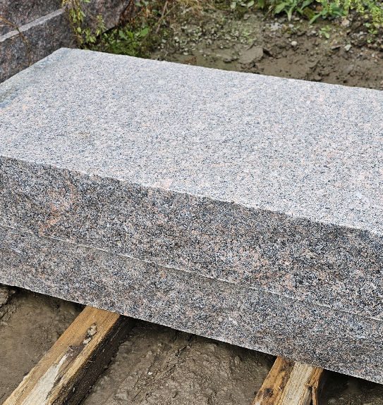 36" X 18" CARNELIAN GRANITE STEP