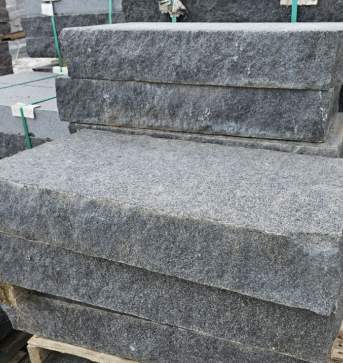 36X18 MESABI BLACK GRANITE STEP