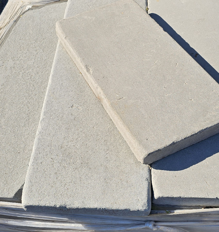 NY BLUE TUMBLED PAVERS 12"X18"