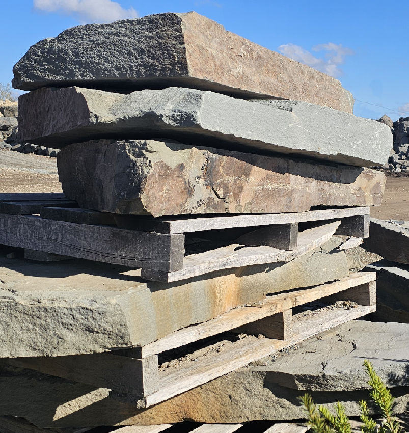 NY BLUE IRREGULAR OUTCROP STEP