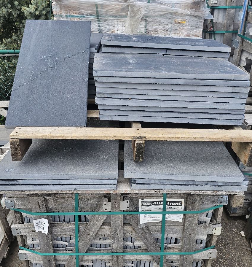 BLACK LIMESTONE PAVERS / SQ FT