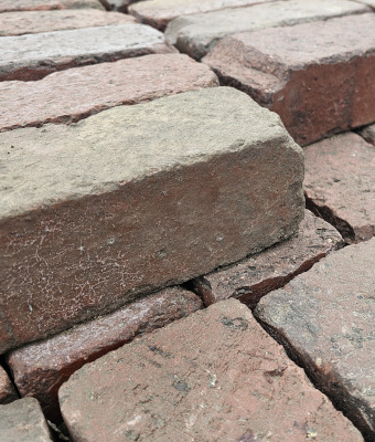 HISTORIC ANTIQUE STREET BRICK/EA