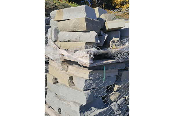 8" NY BLUE WALLSTONE 2-5"