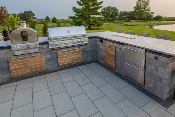 CONTEMPORARY WALL CORNER CASCADE