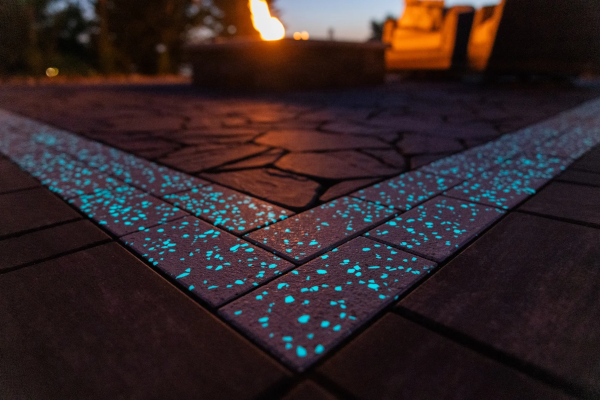 GLOW PATH PAVER 24X24 MAJESTIC