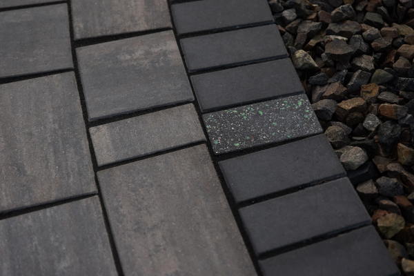 GLOW PATH PAVER 4X8 REFLECTION
