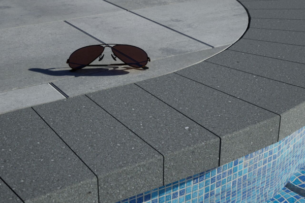 DELMARO 6X12 COPING PEARL