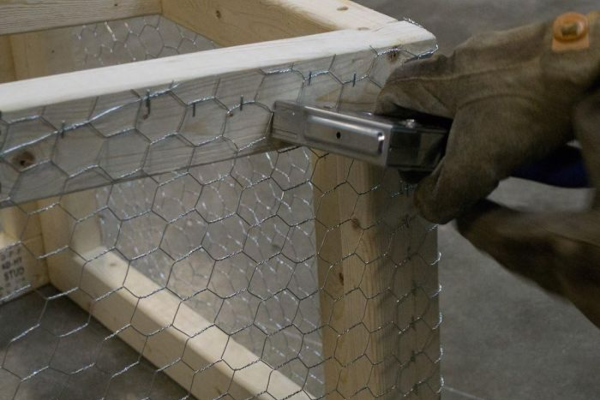 POULTRY NETTING (24\" x 25\') 2\" GALVANIZED