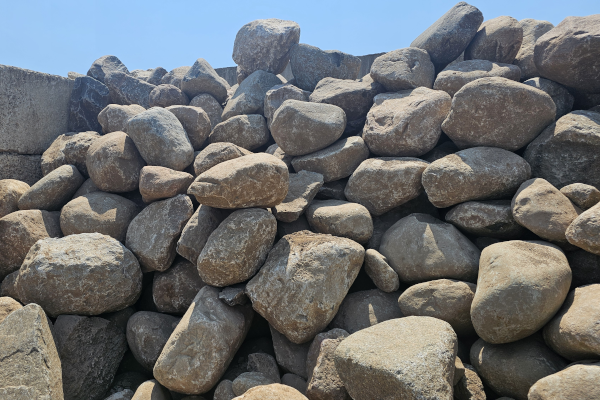 12\"-18\" FIELD BOULDERS