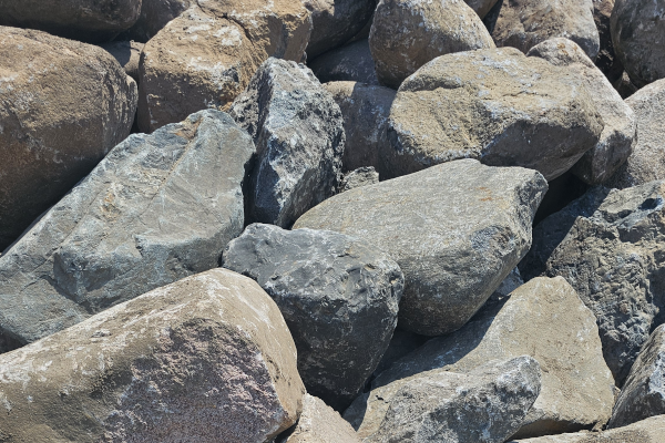 3\'+ FIELD BOULDERS