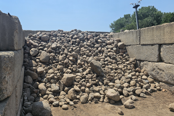 6\"-15\" FIELD BOULDERS