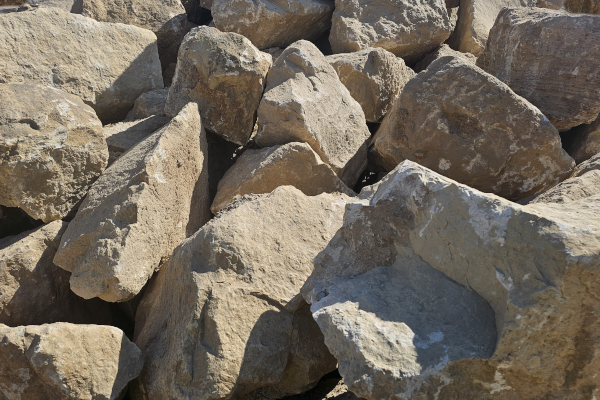 16\"-24\" BUFF W/E LIMESTONE CUBES