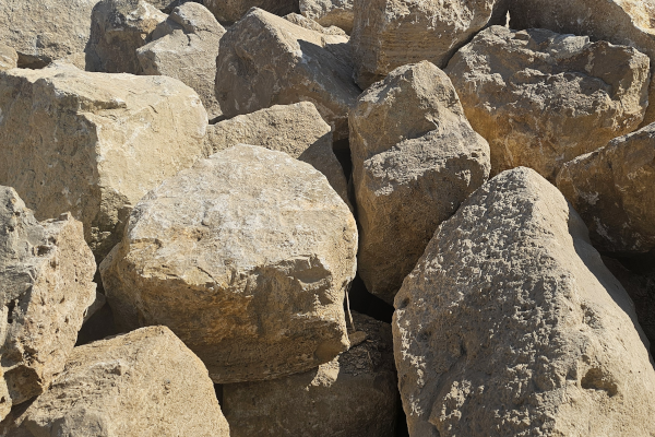 16\"-24\" BUFF W/E LIMESTONE CUBES
