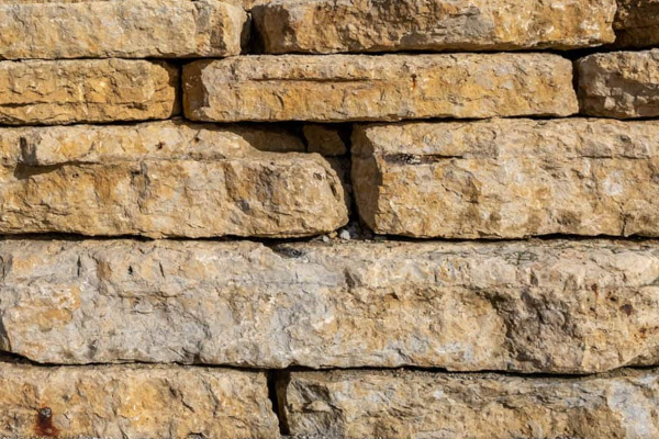 VALLEY BUFF 18"-20" OUTCROPPING