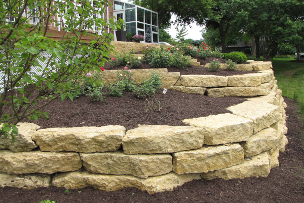 VALLEY BUFF 18\"-20\" OUTCROPPING