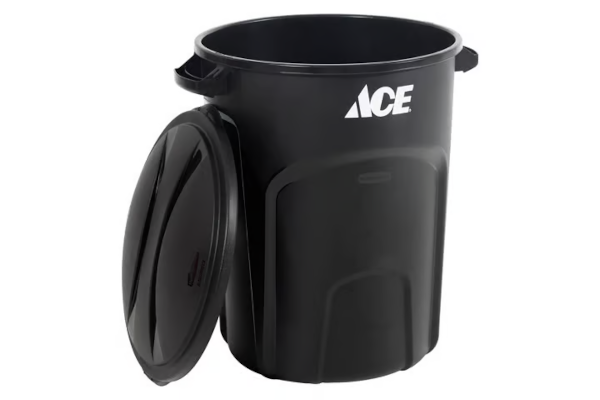 TRASH CAN 32 GAL BLACK W/LID